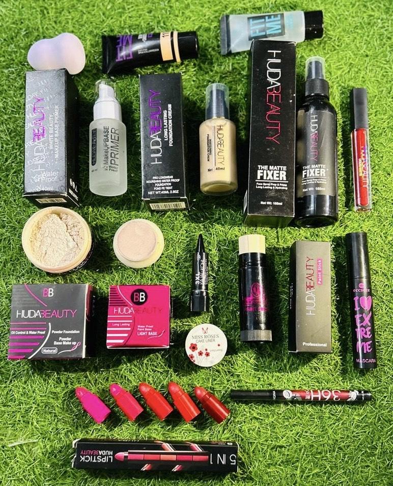 15-in-1 Makeup Set for Pakistani Women