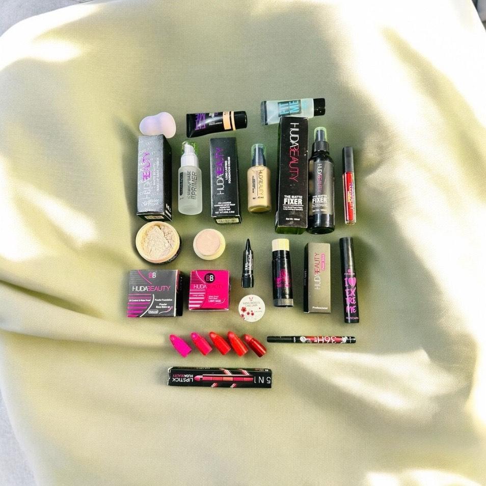 15-in-1 Makeup Set for Pakistani Women