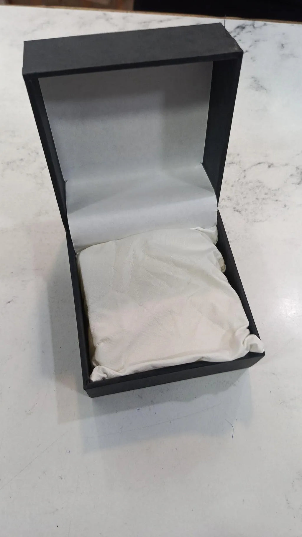 Black Minimalist Gift Box for Elegant Presentation