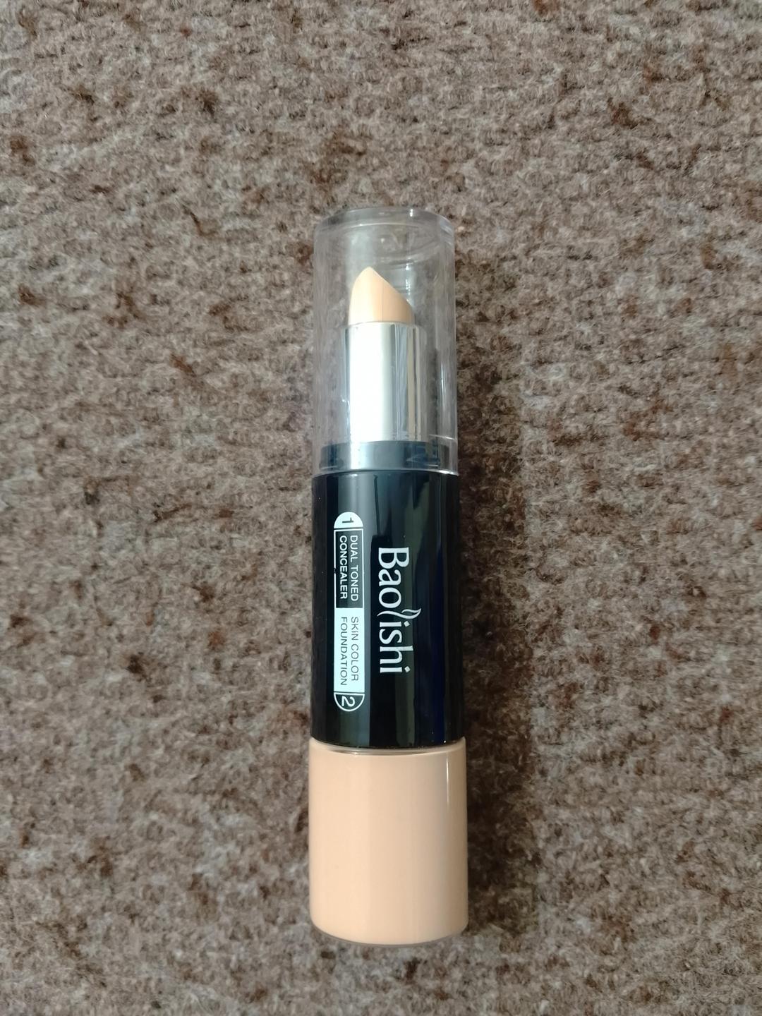 Dual Toned Concealer Foundation Fair to Natural Skin Tone